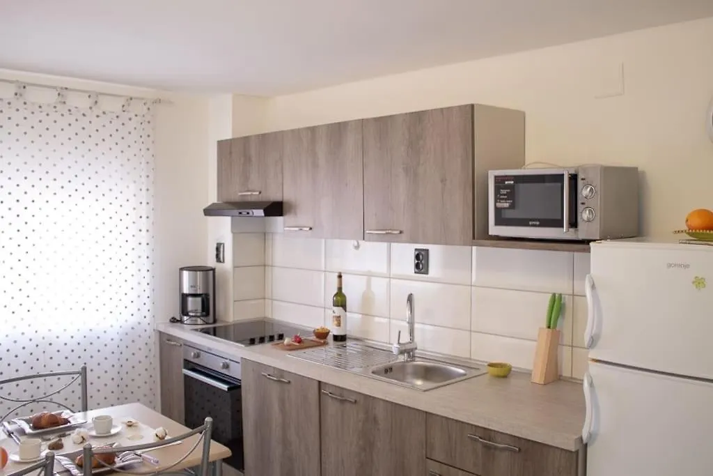 Lovely Apartment In The Heart Of Pula
