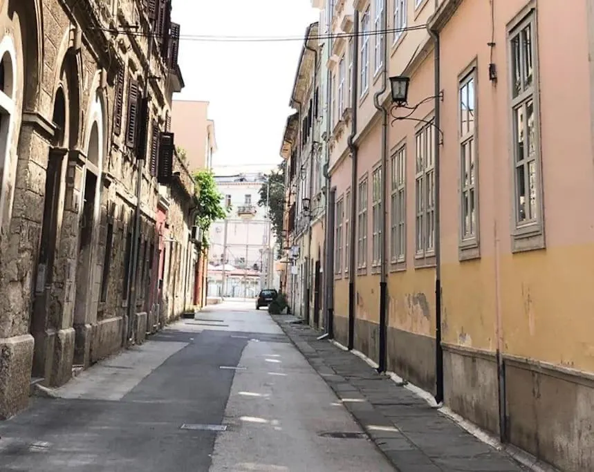 Lovely Apartment In The Heart Of Pula